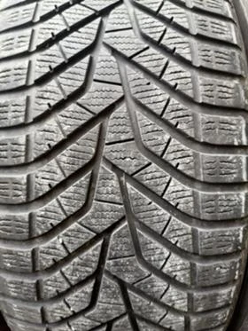 Гуми Зимни 275/45R20, снимка 4