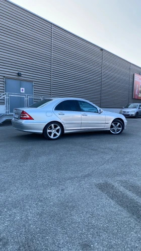Mercedes-Benz 220 C200, снимка 6