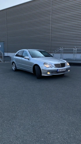Mercedes-Benz 220 C200, снимка 2