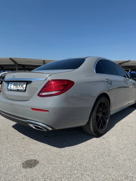 Mercedes-Benz E 300 Уникален! Nardo Grey, снимка 4