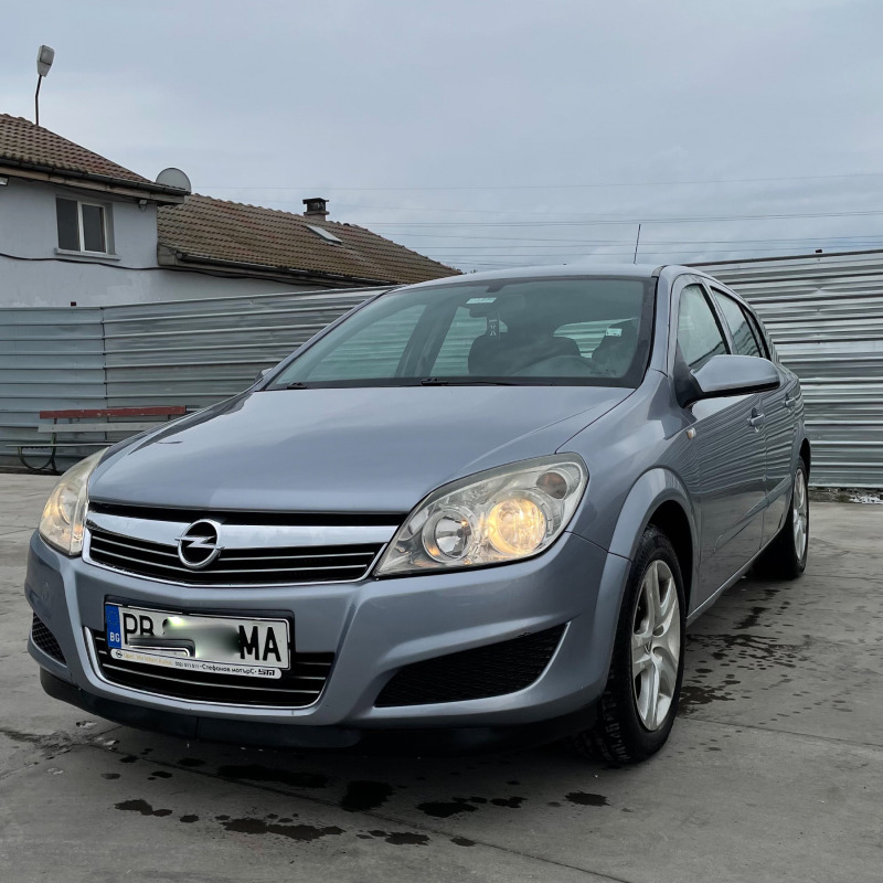 Opel Astra, снимка 1 - Автомобили и джипове - 46231787