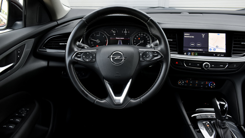 Opel Insignia Sports Tourer 2.0d Automatic Business Edition, снимка 11 - Автомобили и джипове - 46460676