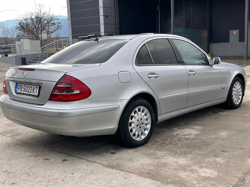 Mercedes-Benz E 270, снимка 4 - Автомобили и джипове - 49104882