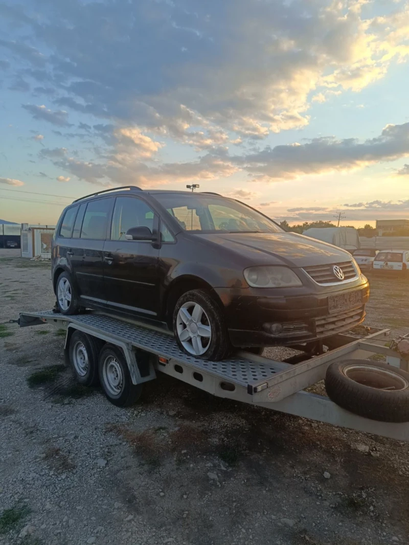 VW Touran 2.0tdi 16v, снимка 1 - Автомобили и джипове - 49106211