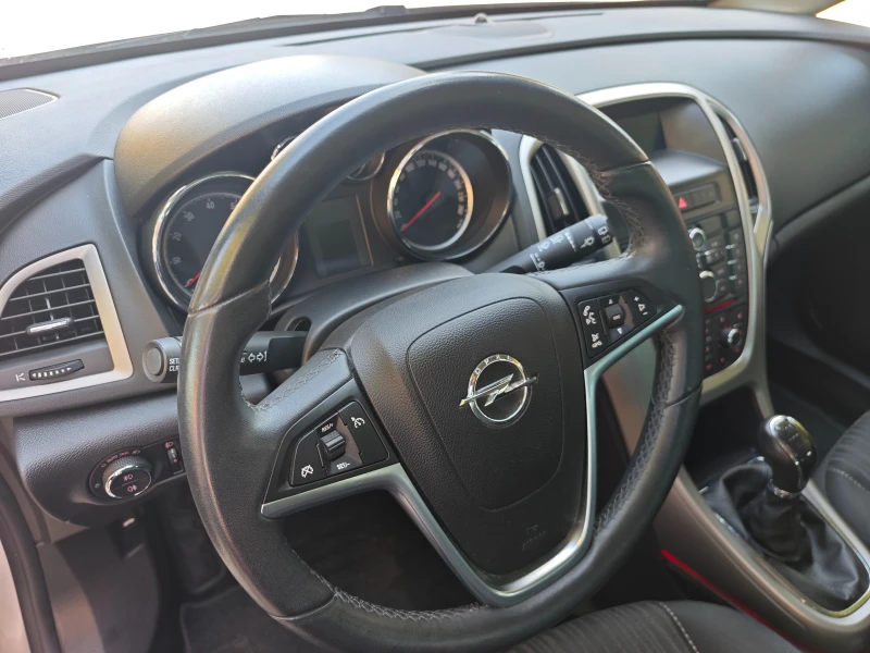 Opel Astra Turbo-140/S.W./SWISS/TOP, снимка 13 - Автомобили и джипове - 51664991