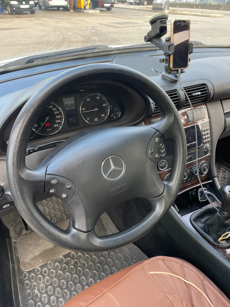 Mercedes-Benz C 200, снимка 8 - Автомобили и джипове - 52633015