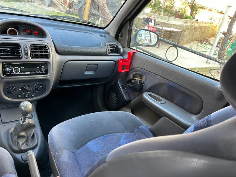 Renault Clio 1.9D, снимка 15 - Автомобили и джипове - 52773957
