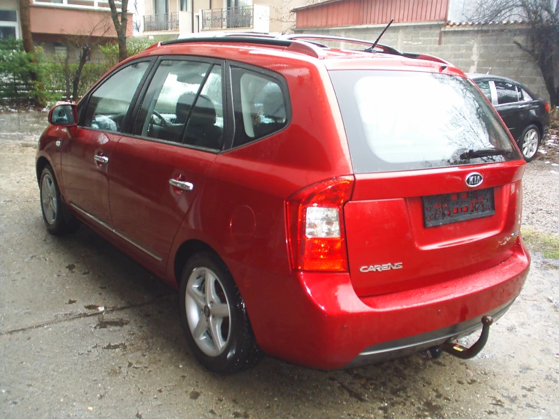 Kia Carens 2.0 CRDI Automat, снимка 6 - Автомобили и джипове - 53053509