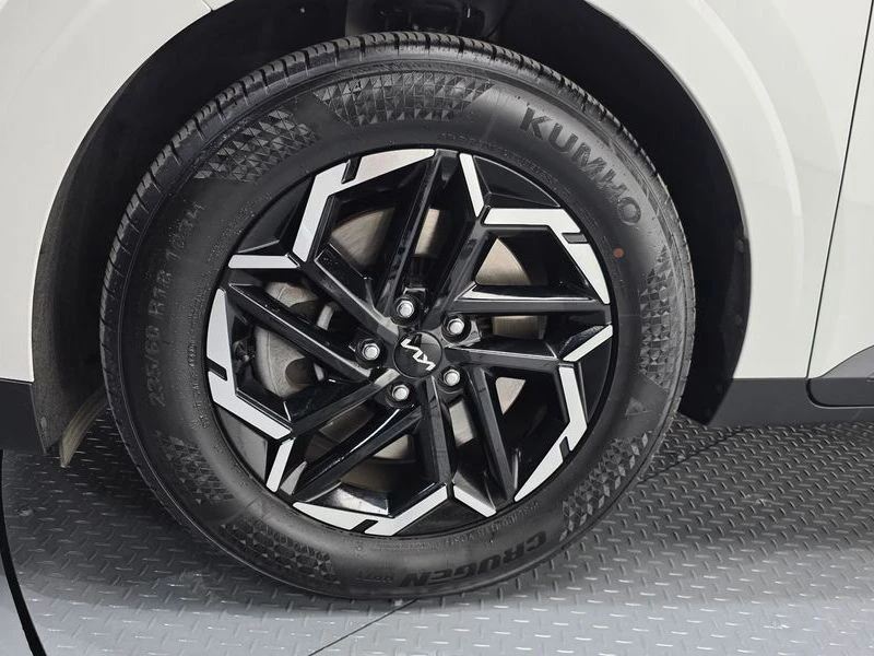 Kia Carnival 2.2 202 hp Automatic, снимка 4 - Автомобили и джипове - 55477170