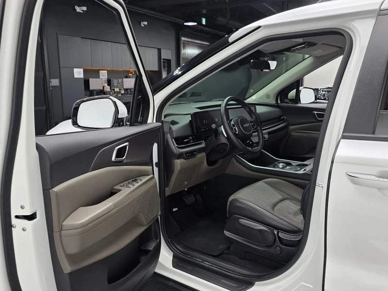 Kia Carnival 2.2 202 hp Automatic, снимка 5 - Автомобили и джипове - 55477170