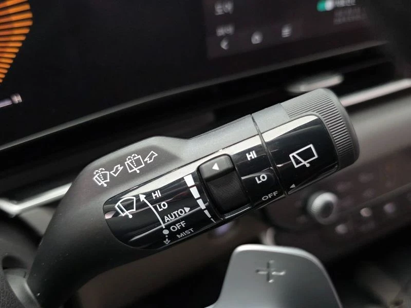 Kia Carnival 2.2 202 hp Automatic, снимка 10 - Автомобили и джипове - 55477170