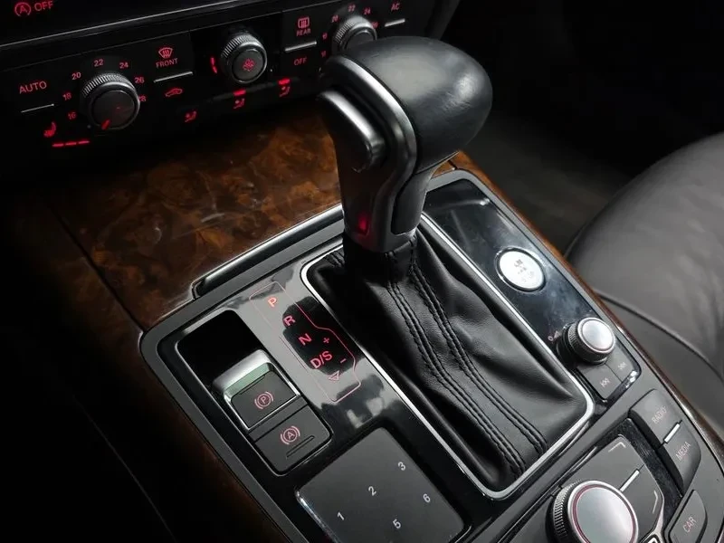 Audi A6 3.0 TDI QUATTRO C7, снимка 11 - Автомобили и джипове - 55621345