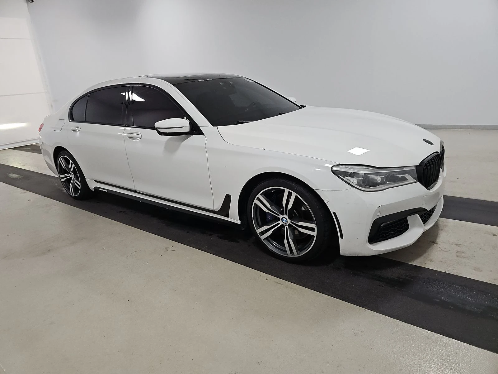 BMW 750 M-PACK* DISTRO* МАСАЖ* HEADUP* ОБДУХ* 360* HARMAN* - изображение 3