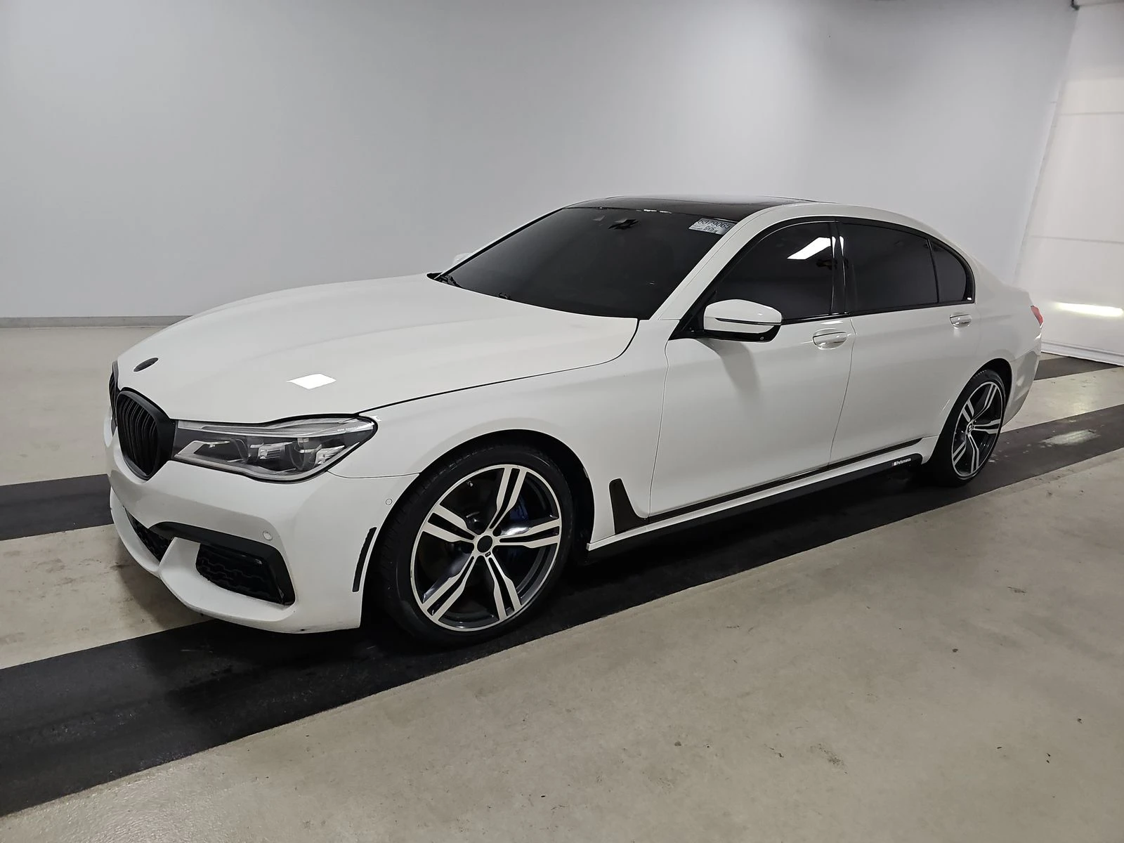 BMW 750 M-PACK* DISTRO* МАСАЖ* HEADUP* ОБДУХ* 360* HARMAN* - изображение 2