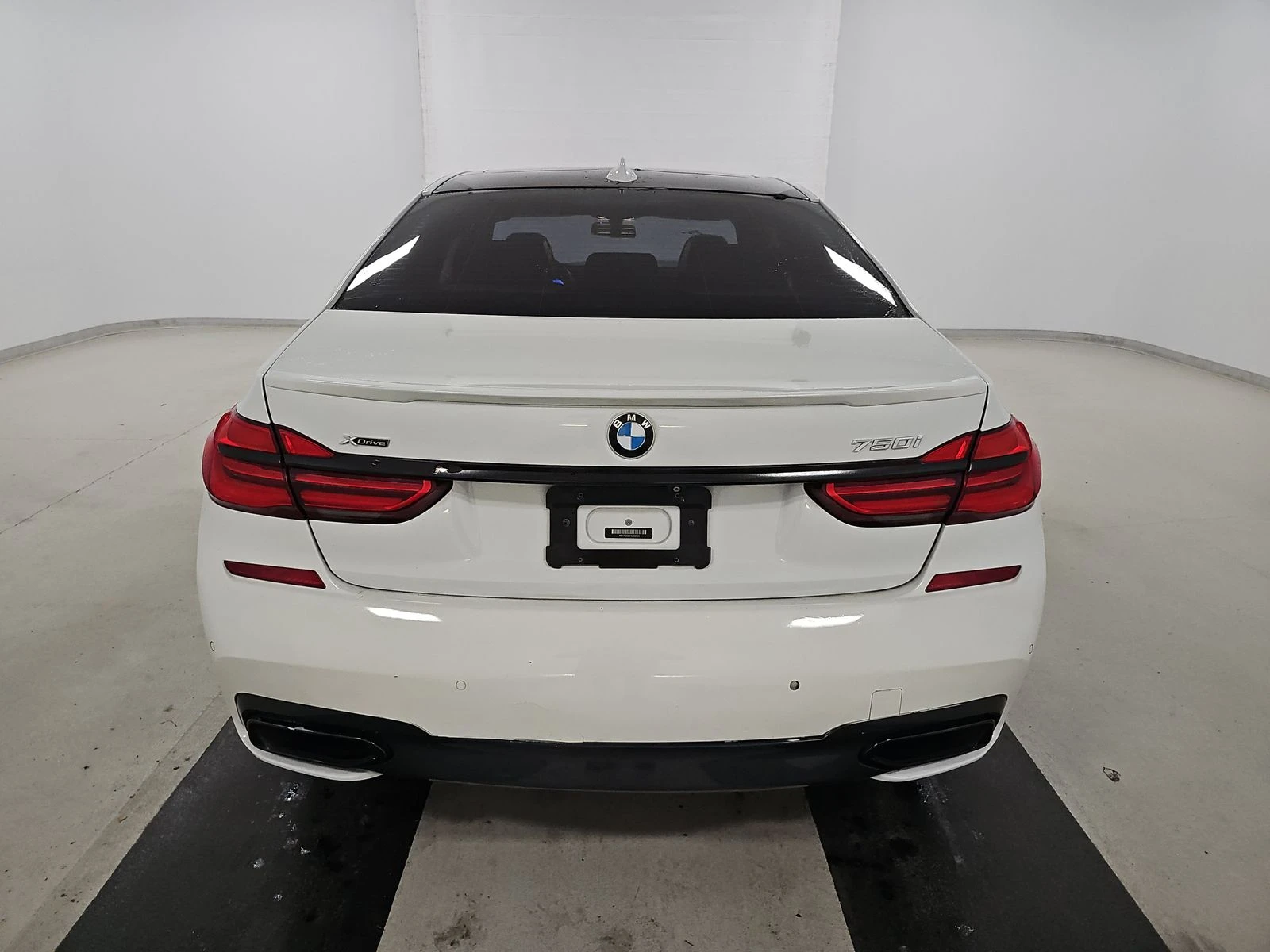 BMW 750 M-PACK* DISTRO* МАСАЖ* HEADUP* ОБДУХ* 360* HARMAN* - изображение 4