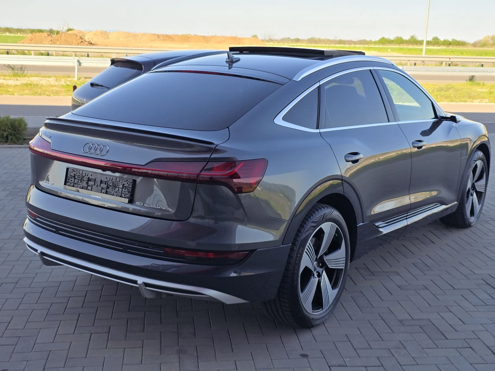 Audi E-Tron Е-Tron/SportBack/S-Line/Quattro/Panorama/Hade-up/ - изображение 4