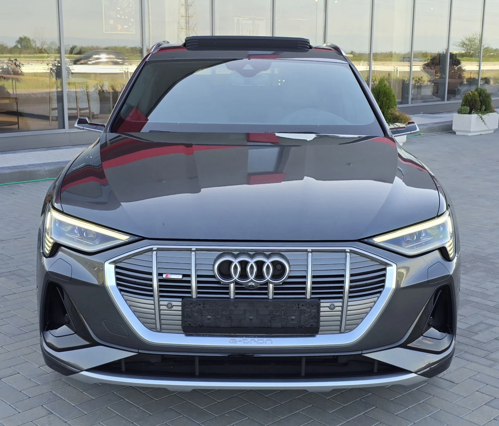 Audi E-Tron Е-Tron/SportBack/S-Line/Quattro/Panorama/Hade-up/ - изображение 2