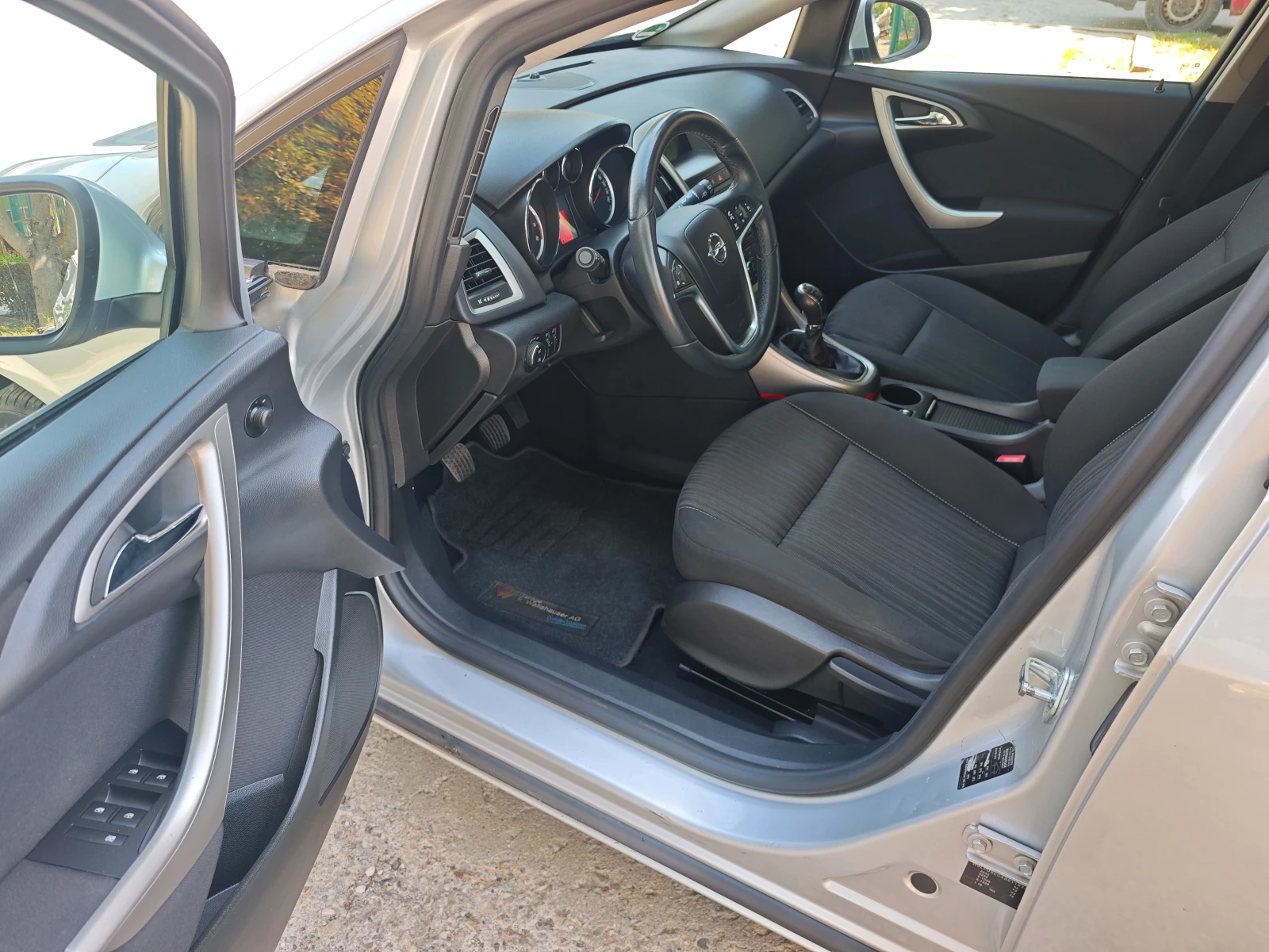 Opel Astra 1.4i Turbo-140/S.W./SWISS/TOP | Mobile.bg — изображение 14