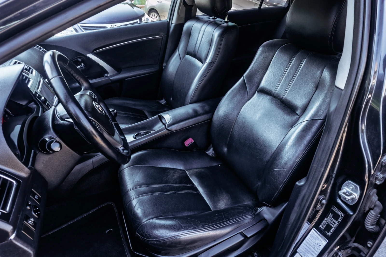Toyota Avensis 2.0 D-4D С Гаранция! Facelift! Кожа, подгрев, нави - изображение 9