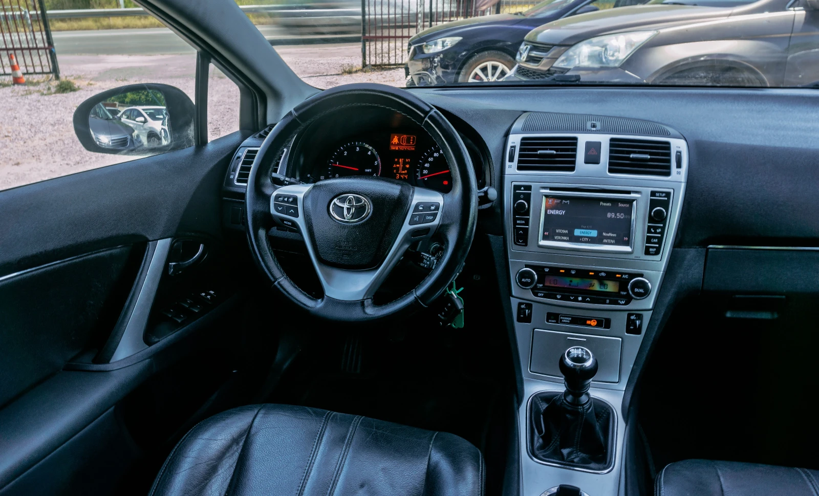 Toyota Avensis 2.0 D-4D С Гаранция! Facelift! Кожа, подгрев, нави - изображение 6