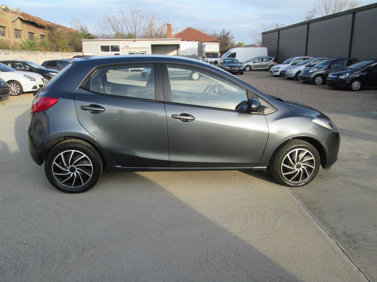 Mazda 2 1.3I-FACELIFT-нова - изображение 3