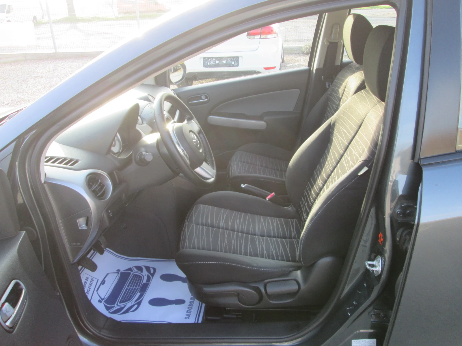 Mazda 2 1.3I-FACELIFT-нова - изображение 10