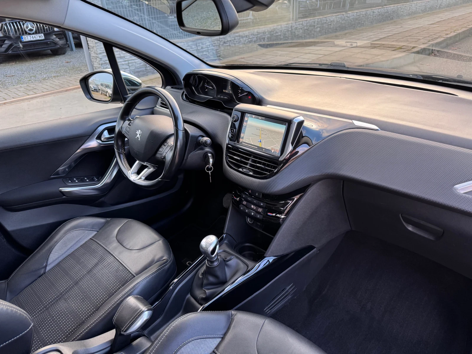 Peugeot 2008 1.6HDI 120кс Allure * Панорама* Подгрев*  - изображение 10