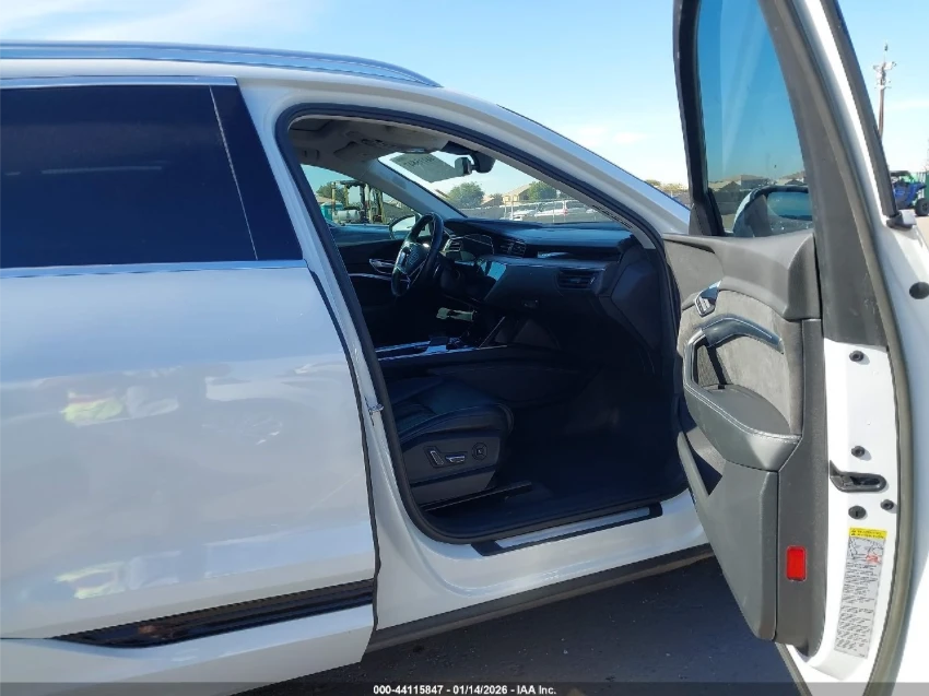 Audi E-Tron ОБДУХВАНЕ* ПОДГРЕВ* AMBIENT* HEAD-UP* Bang & Olufs - изображение 7