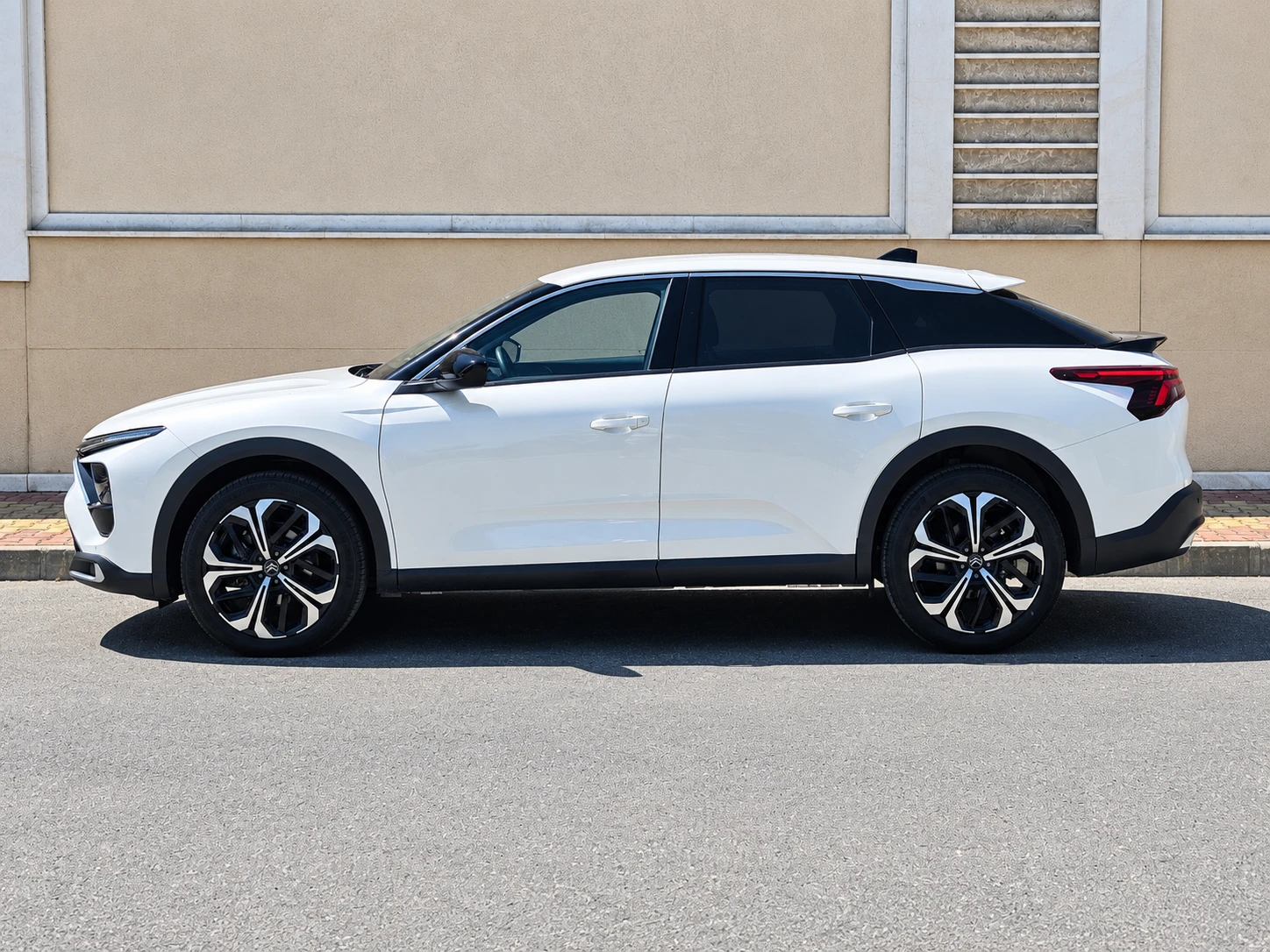 Citroen C5X 7500 км  Сервизна история и пълен набор от екстри