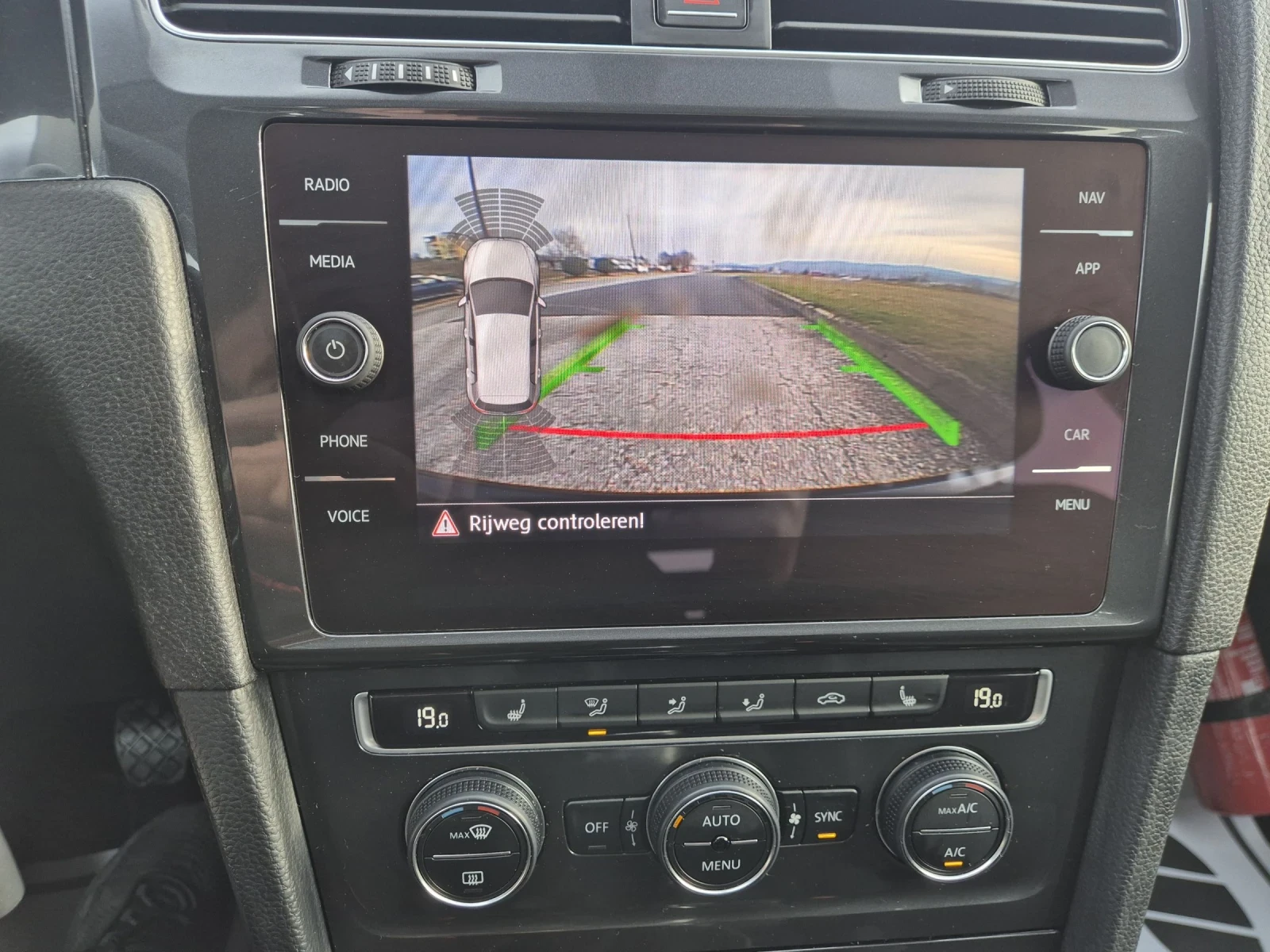 VW Golf 1.6Tdi  - изображение 8