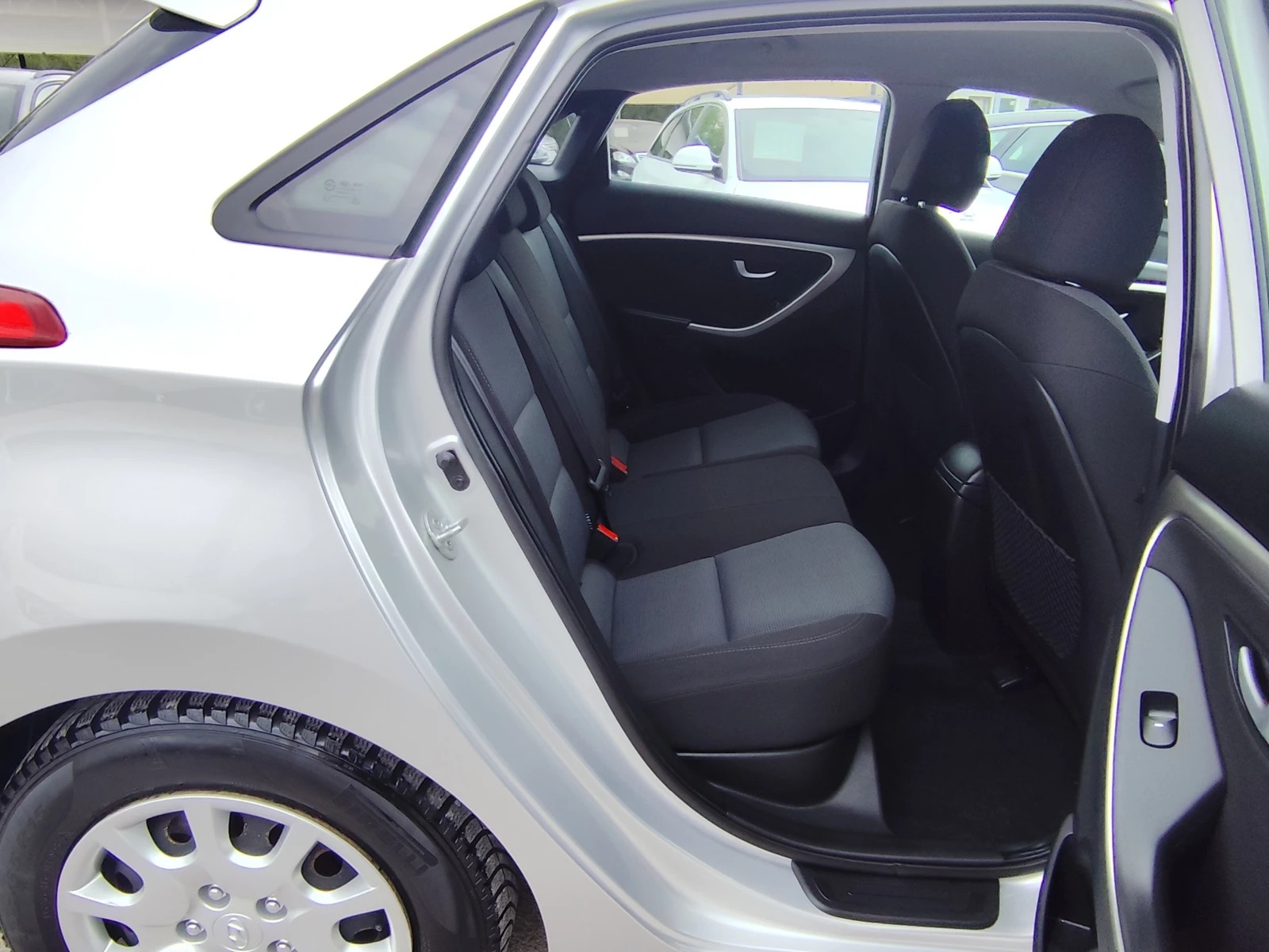 Hyundai I30 1.6CRDi* EURO5B* LED* FACE* , снимка 10 - Автомобили и джипове - 54405981
