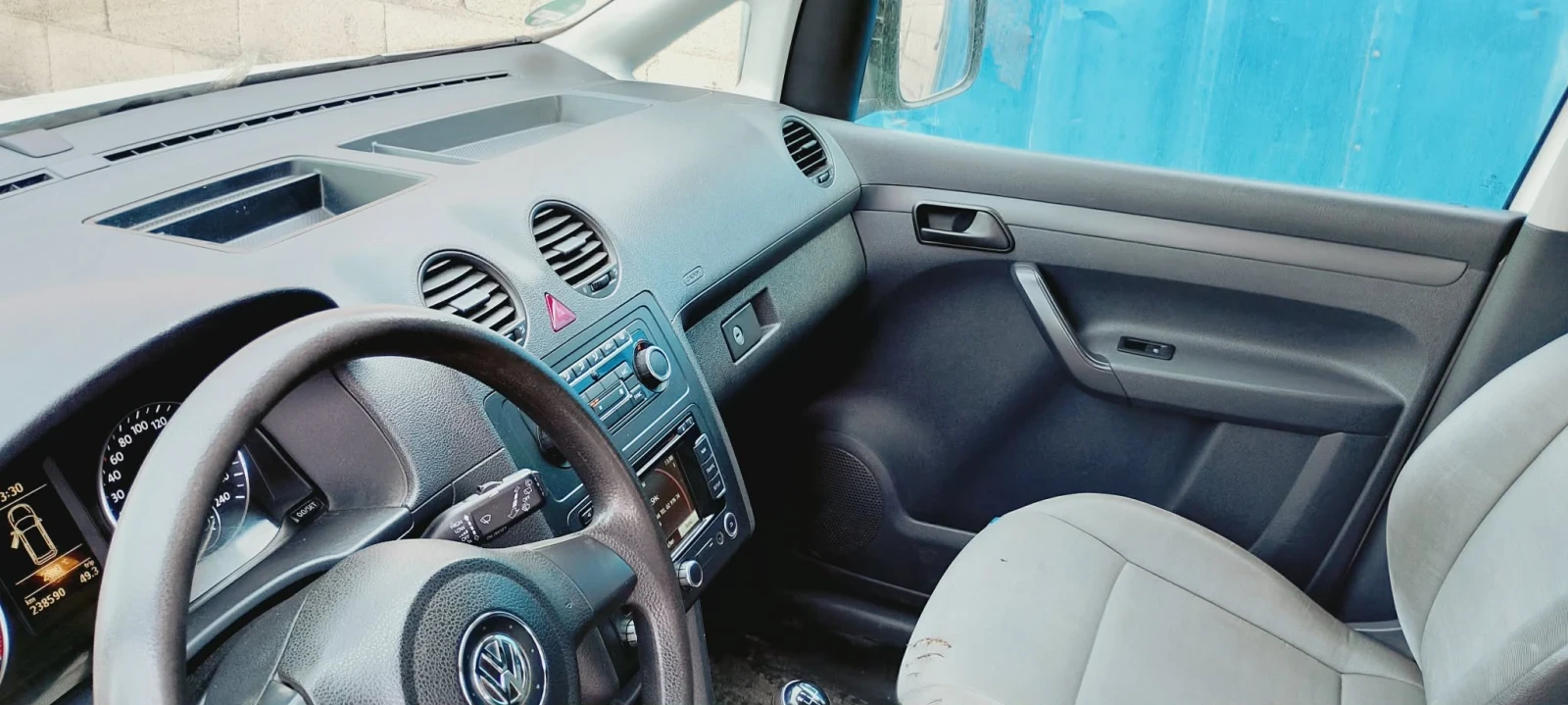 VW Caddy 102кс Навигация климатроник теглич, снимка 8 - Автомобили и джипове - 54530123