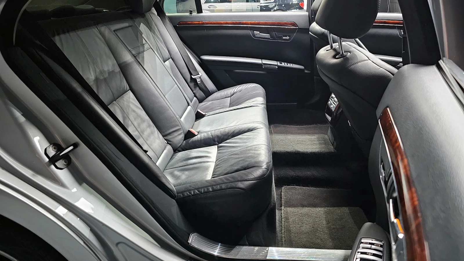 Mercedes-Benz S 550 * Navi* Camera* Масажи* , снимка 13 - Автомобили и джипове - 54586560