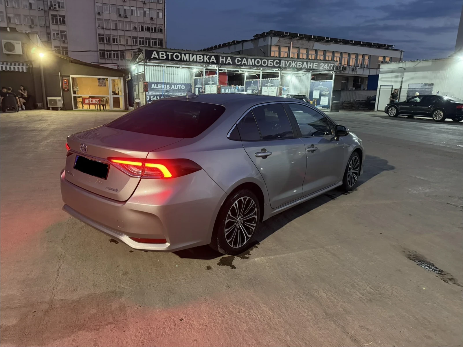 Toyota Corolla 1.8 HYBRID ПЪРВИ СОБСТВЕНИК , снимка 6 - Автомобили и джипове - 55138367