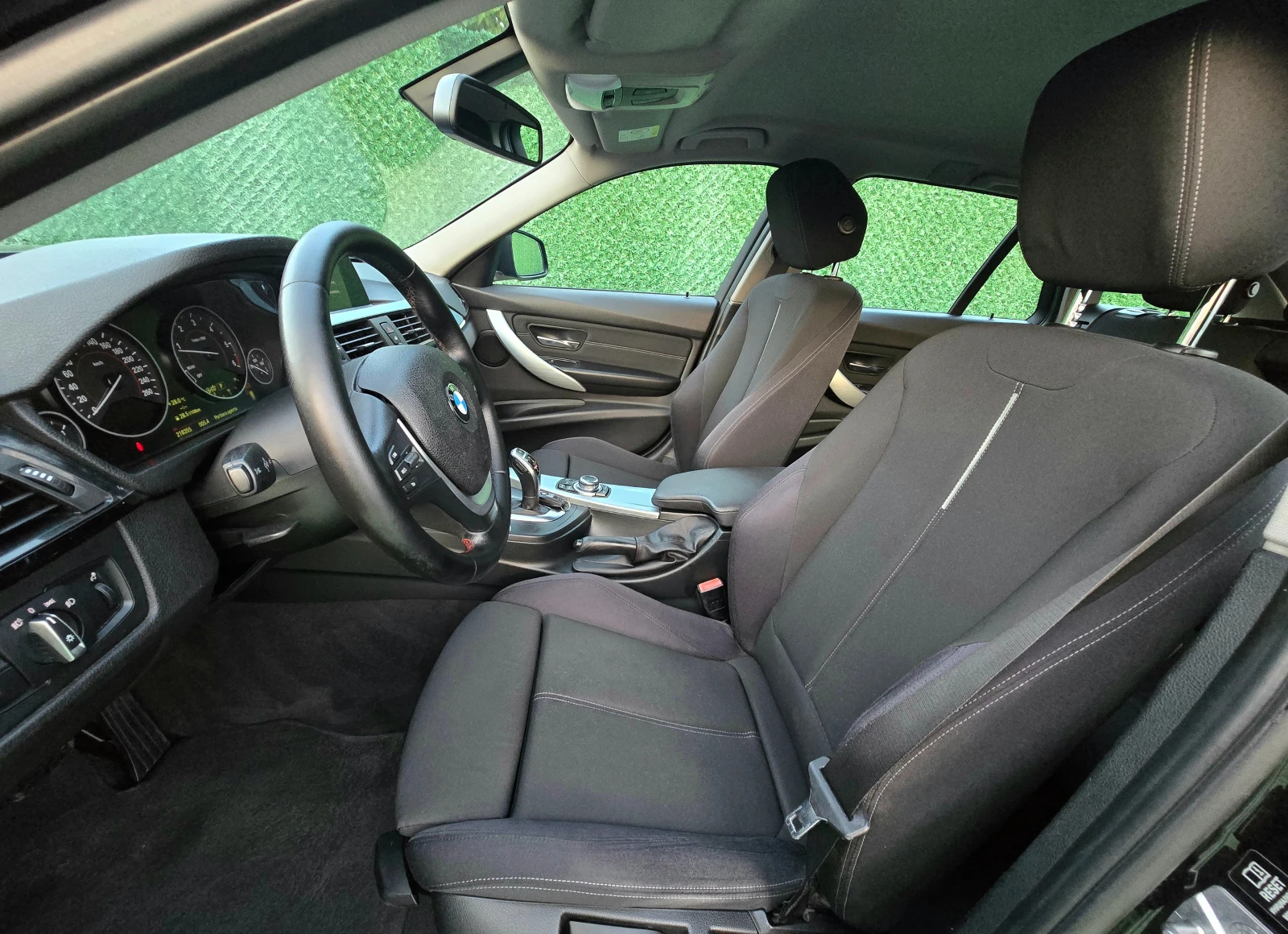 BMW 320 2.0d* 184кс* SPORT* X-Drive* 8ZF, снимка 8 - Автомобили и джипове - 55629665