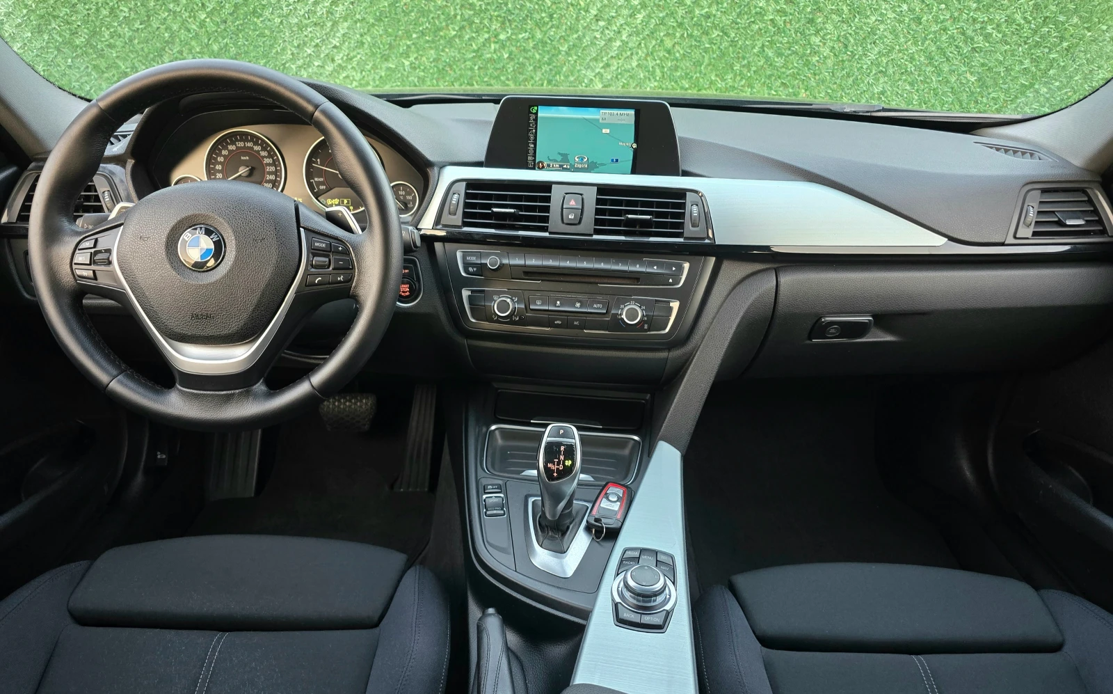 BMW 320 2.0d* 184кс* SPORT* X-Drive* 8ZF, снимка 11 - Автомобили и джипове - 55629665