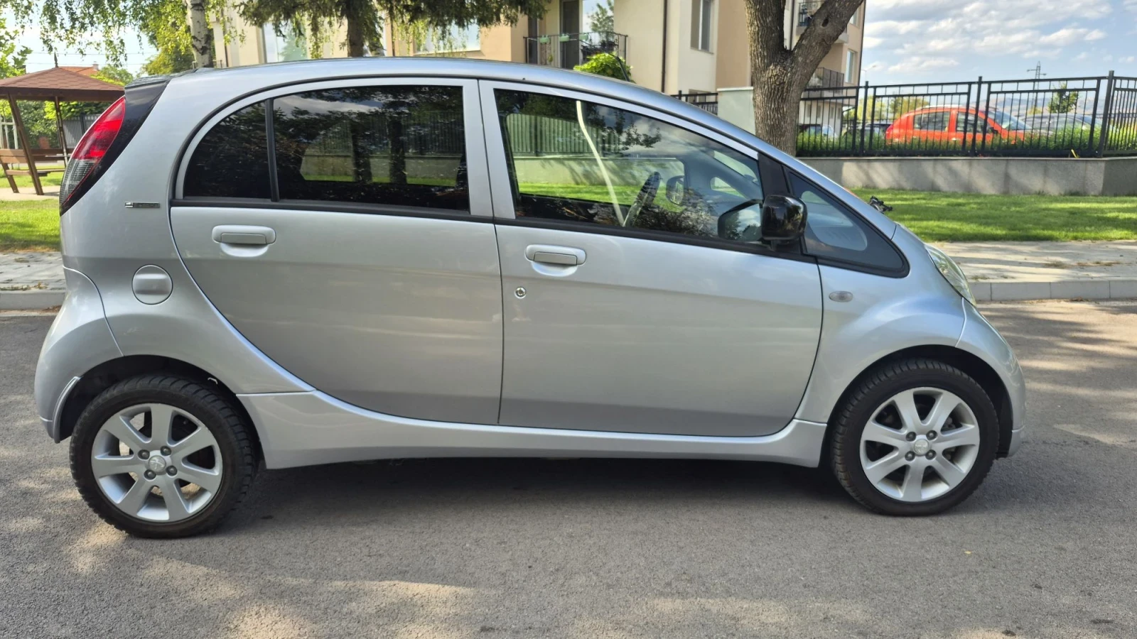 Peugeot iOn ����������� | Mobile.bg � ����������� 6