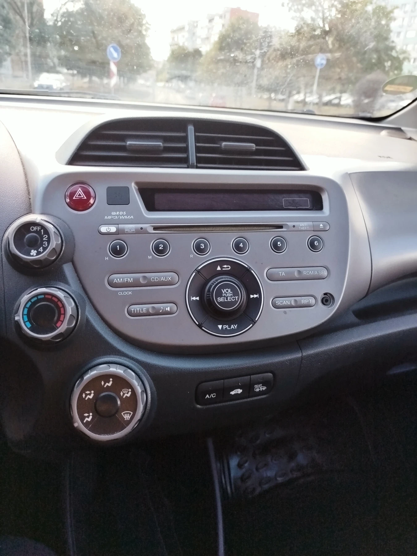 Honda Jazz, снимка 13 - Автомобили и джипове - 56235408
