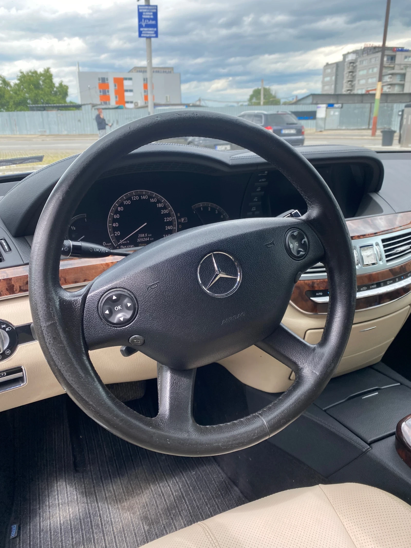 Mercedes-Benz S 320, снимка 14 - Автомобили и джипове - 56459359
