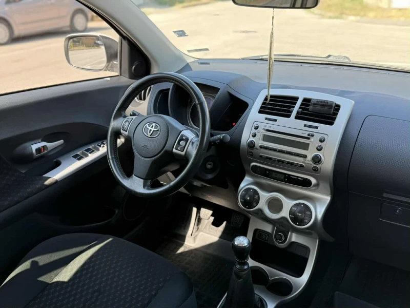 Toyota Urban Cruiser, снимка 8 - Автомобили и джипове - 52700273