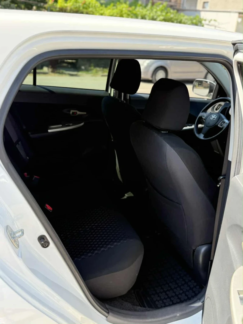 Toyota Urban Cruiser, снимка 12 - Автомобили и джипове - 52700273