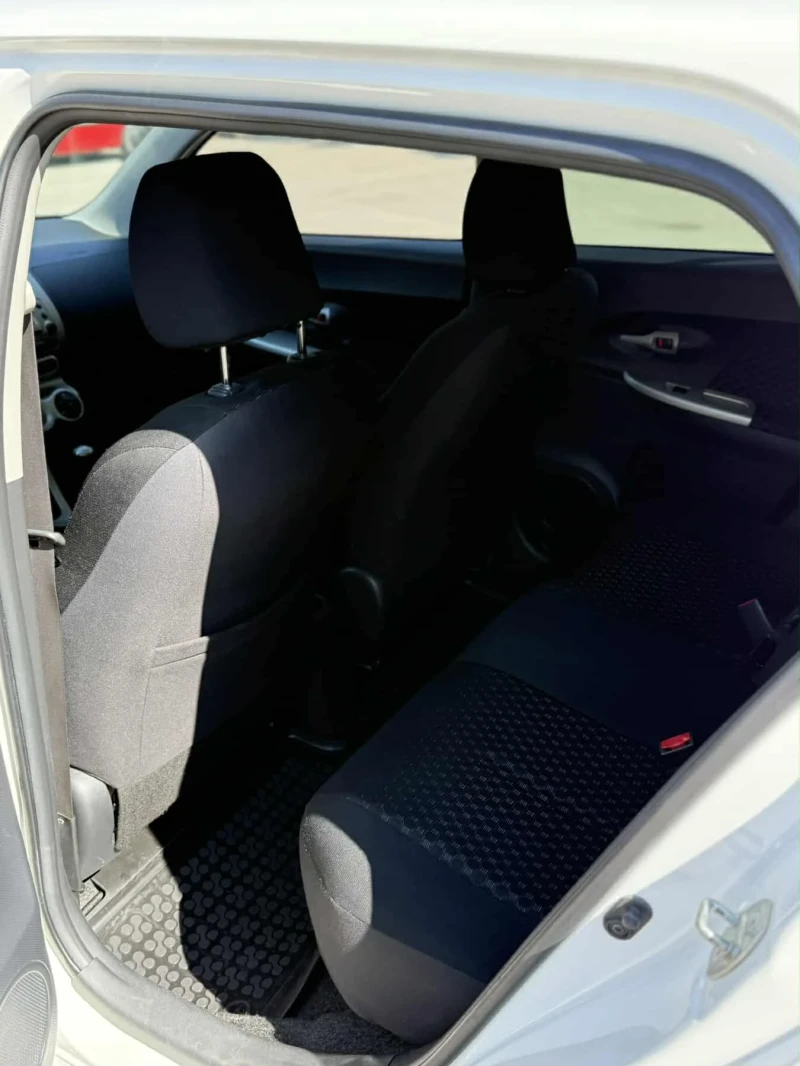 Toyota Urban Cruiser, снимка 11 - Автомобили и джипове - 52700273