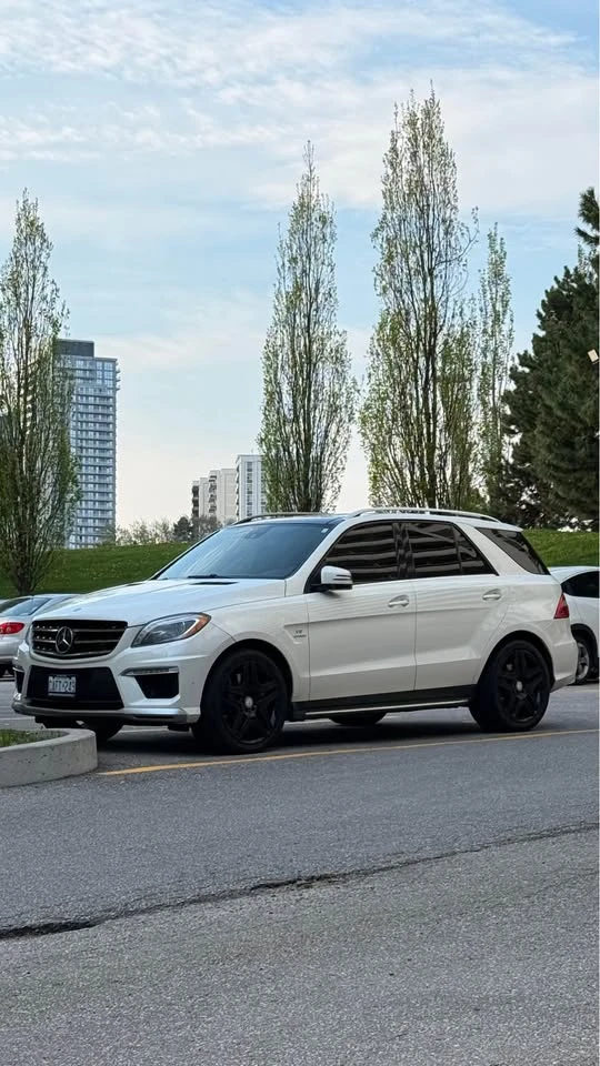 Mercedes-Benz ML 63 AMG * ML63 AMG* АВТОКРЕДИТ БЕЗ ПЪРВОНАЧАЛНА ВНОСКА* , снимка 6 - Автомобили и джипове - 54764376