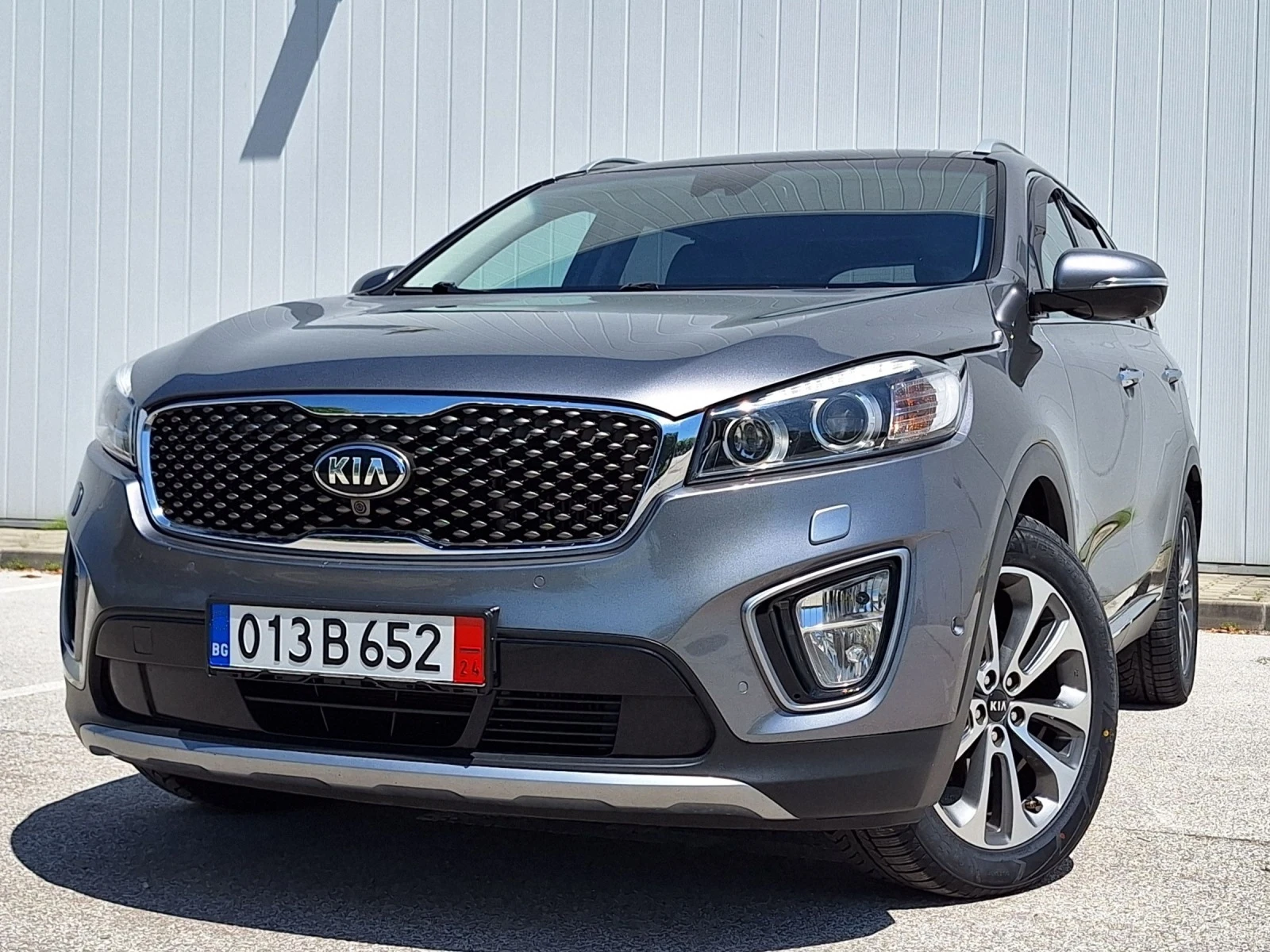 Kia Sorento * ПЛАТИНУМ* 2.2 CRDI* AWD* ПЪЛНА СЕРВИЗНА ИСТОРИЯ - изображение 2