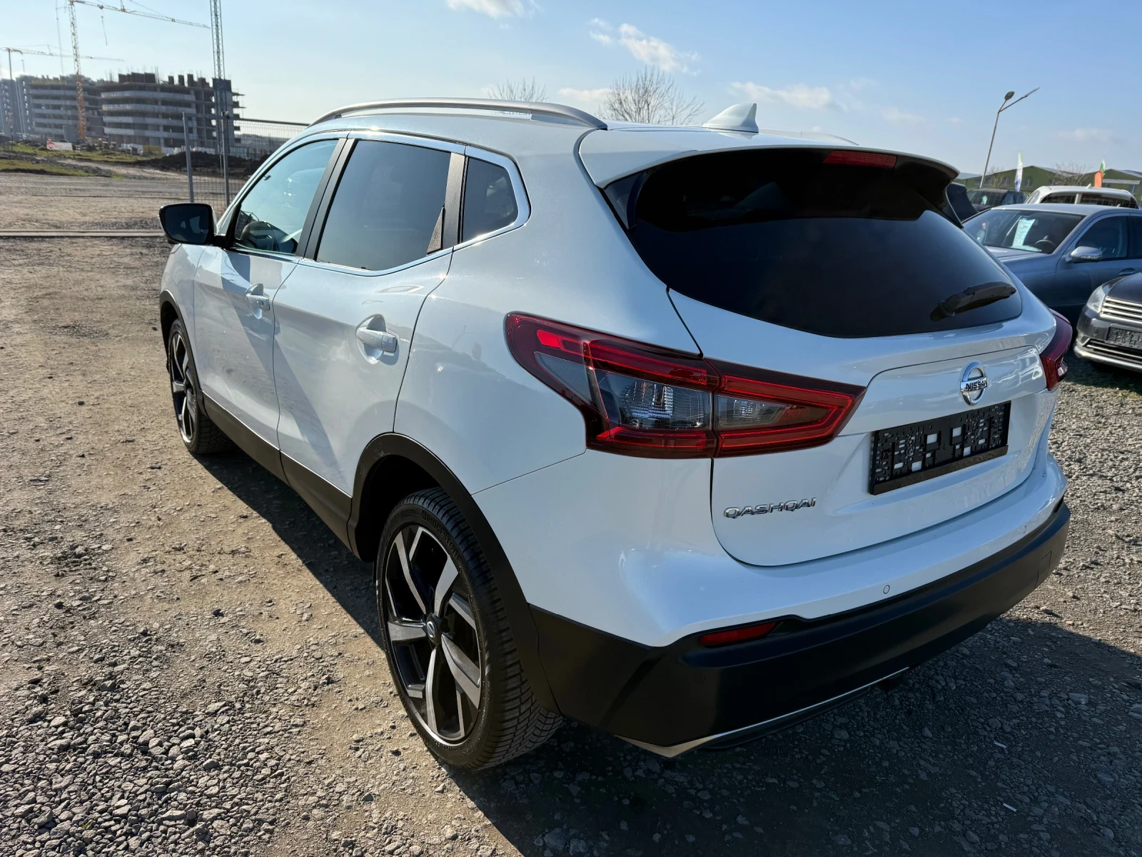 Nissan Qashqai 1.3i Tekna 92000km - изображение 6