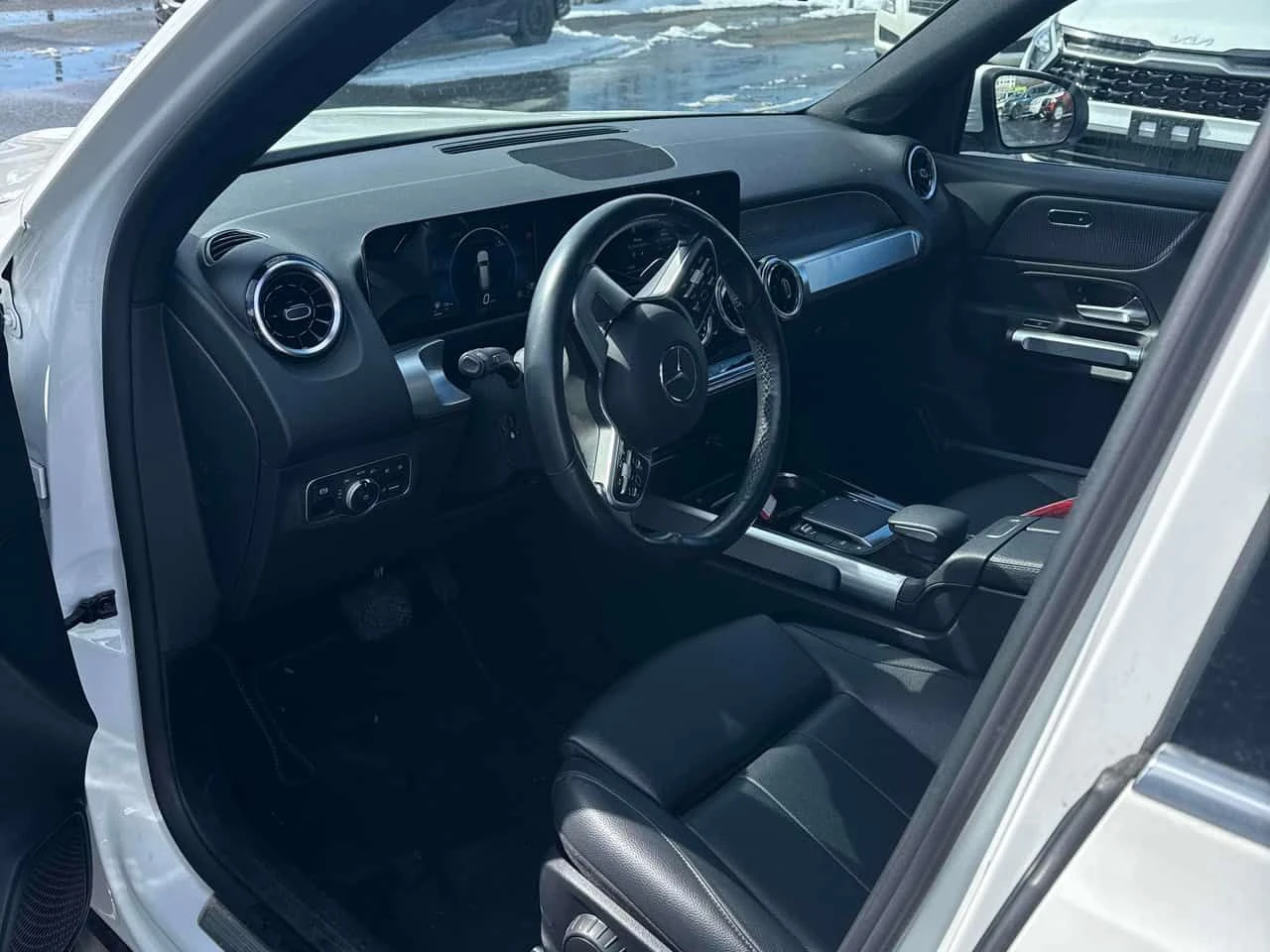 Mercedes-Benz GLB * 250 * CARFAX * Дистроник * , снимка 5 - Автомобили и джипове - 53934812