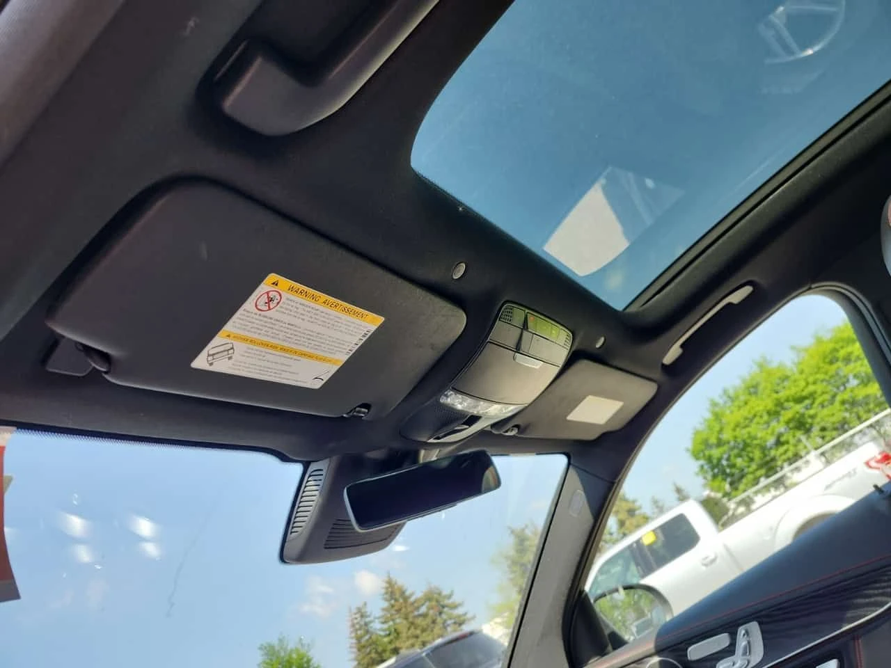 Mercedes-Benz GLC 43 AMG ПОДГРЕВИ * ПАНО * KEYLESS * CARFAX, снимка 12 - Автомобили и джипове - 54611755
