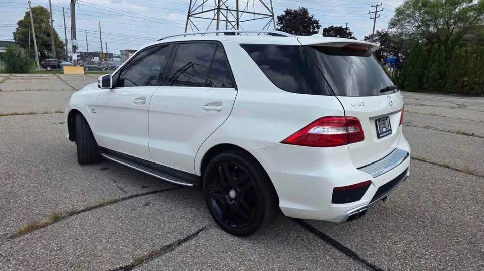 Mercedes-Benz ML 63 AMG * ML63 AMG* АВТОКРЕДИТ БЕЗ ПЪРВОНАЧАЛНА ВНОСКА* , снимка 2 - Автомобили и джипове - 54764376
