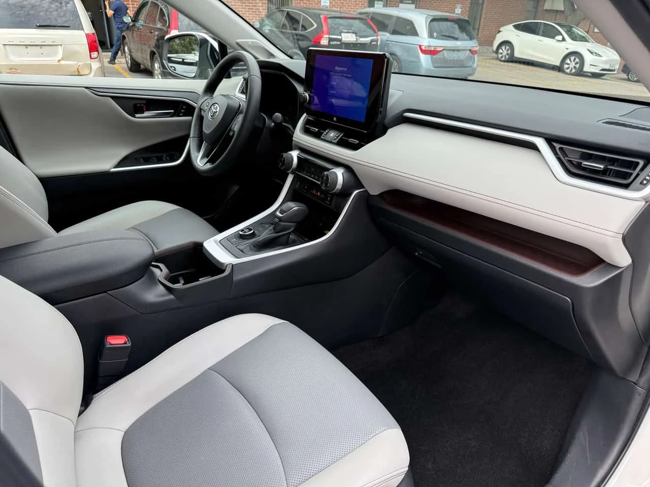 Toyota Rav4 * Hybrid Limited * CARFAX * БЕЗ ПЪРВОНАЧАЛНА ВНОСК, снимка 13 - Автомобили и джипове - 54859841