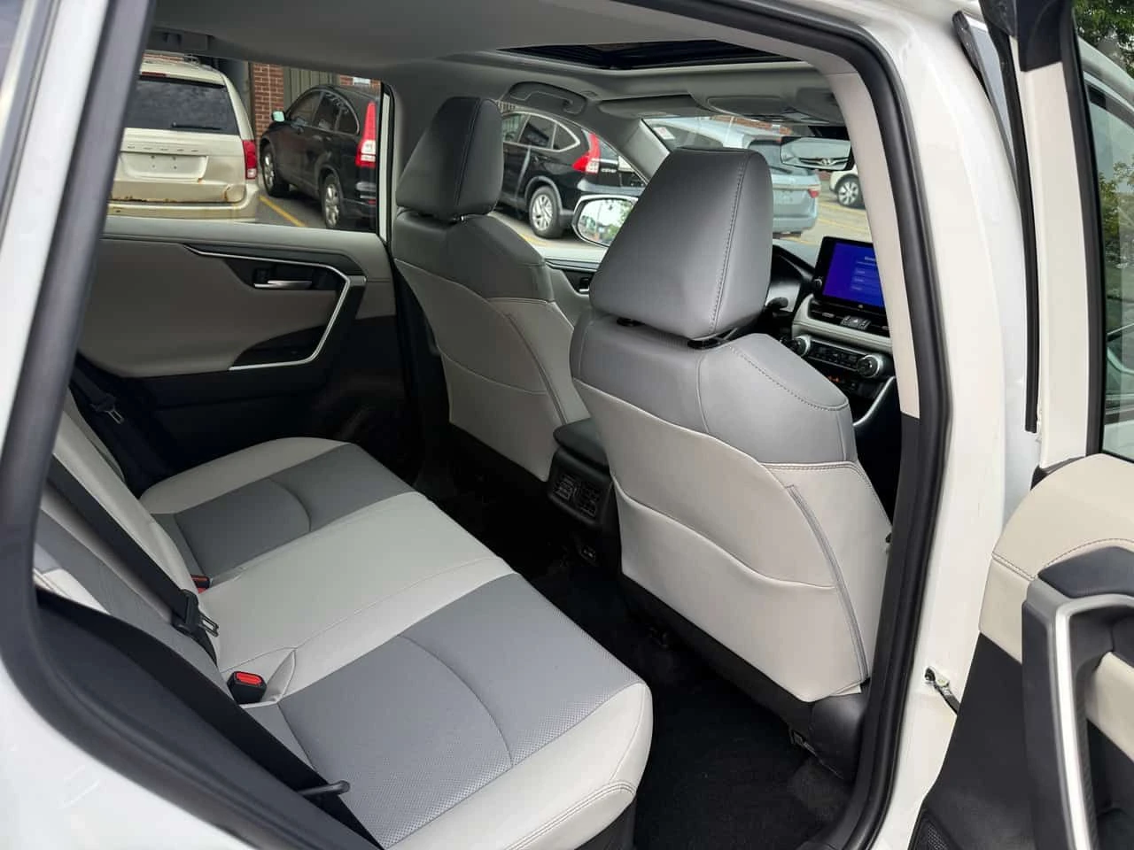 Toyota Rav4 * Hybrid Limited * CARFAX * БЕЗ ПЪРВОНАЧАЛНА ВНОСК, снимка 14 - Автомобили и джипове - 54859841